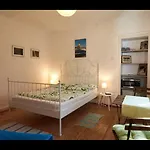 Berta Boutique Garsoniera